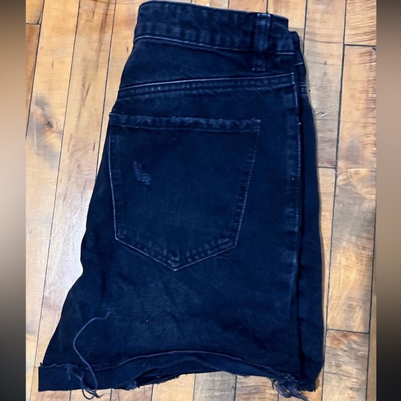 black Claudia shorts from dynamite - Picture 2 of 2